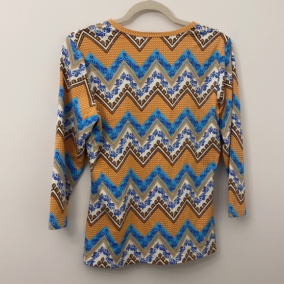 J. McLaughlin 3/4th Sleeve Printed Top - Picture 4 of 9